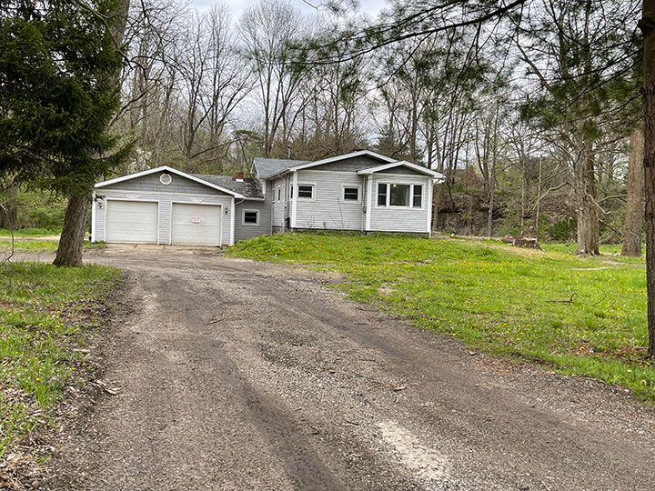 1.75 Acres Vinyl Sided Ranch Home Alliance, OH KIKO Auctions and