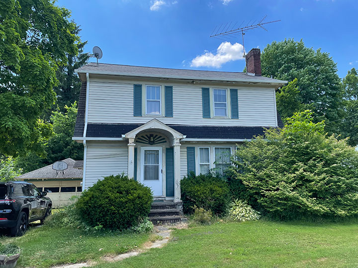 ThreeBedroom Home Garage Motorcycle Household Salem, OH KIKO Auctions and Auctioneers