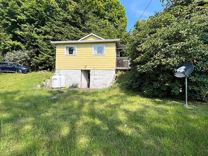 Guilford Lake Cottage With Several Updates Hanoverton, OH KIKO