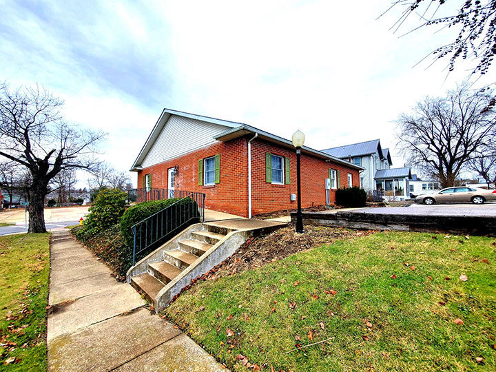 2Unit Brick Building Carrollton, Ohio KIKO Auctions and Auctioneers