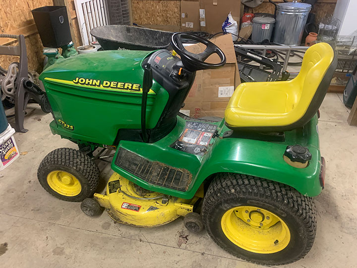JD Lawn Tractor Tools Furniture Middlefield, OH KIKO Auctions