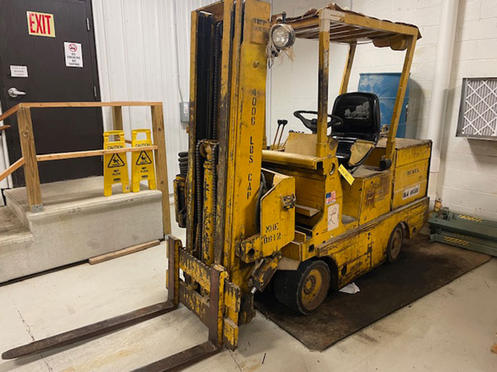 Forklift Commercial Kitchen, Packing, Wrapping & Convection Equipment