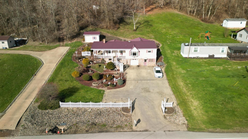 Kiko Realtors, Auctioneers, Advisors WellMaintained Ranch Home