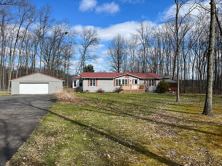 Kiko Realtors, Auctioneers, Advisors Ranch Home On 5.33 Acres