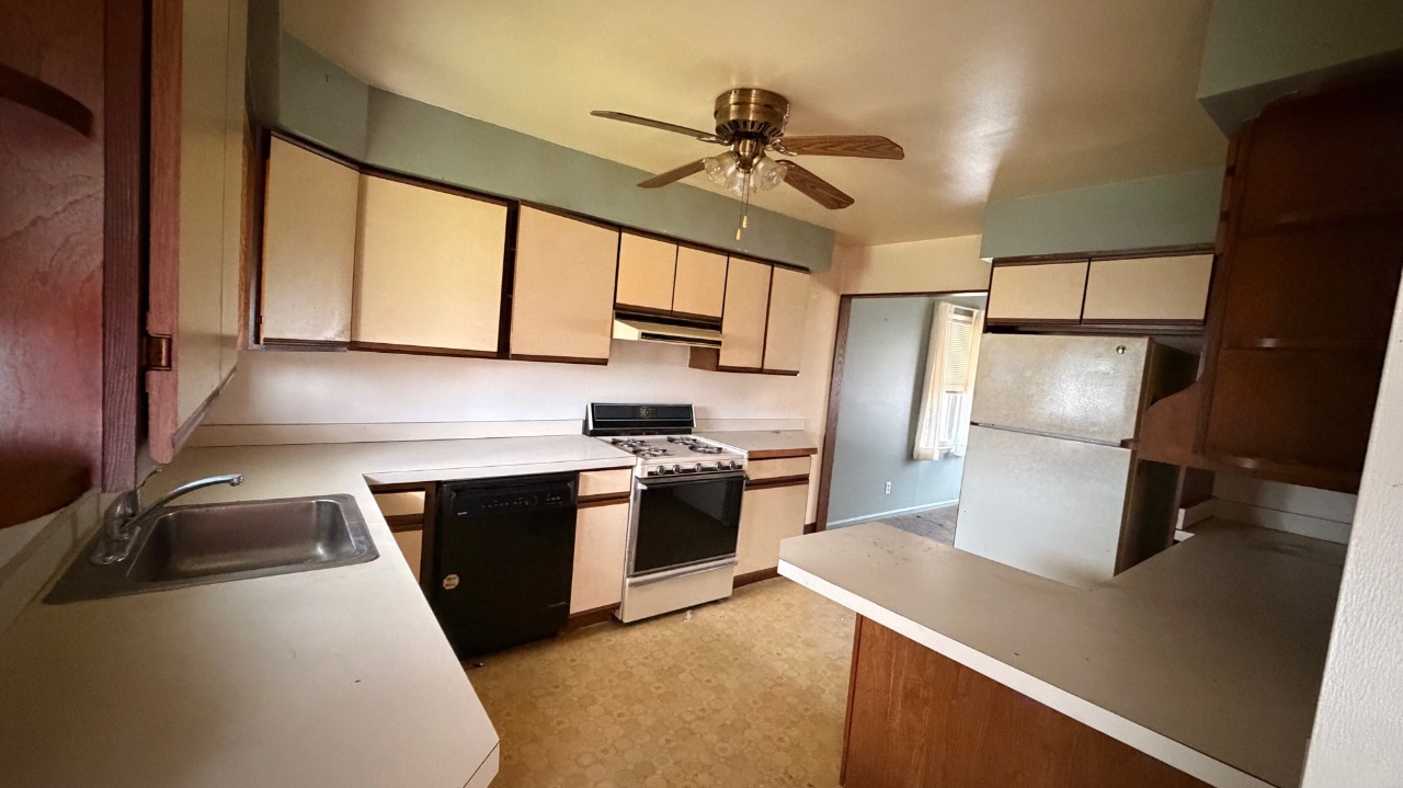 3-Bedroom Home with Detached Garage in Akron, OH
